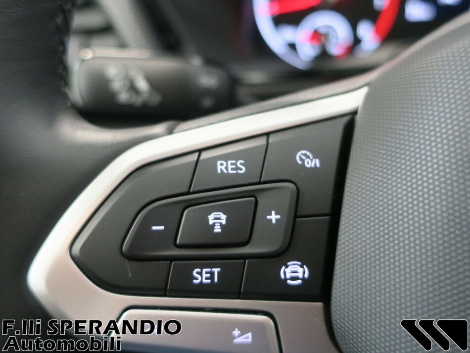 VOLKSWAGEN T-CROSS 1.0TSI STYLE 95CV-Array