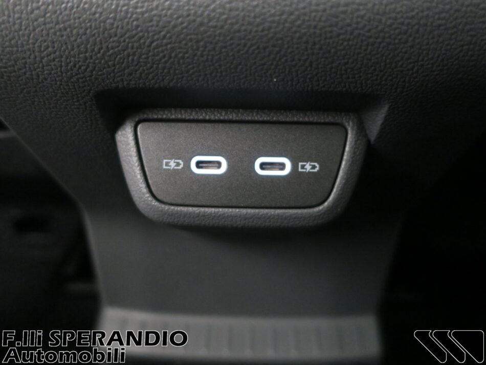 VOLKSWAGEN T-CROSS 1.0TSI STYLE 95CV-Array